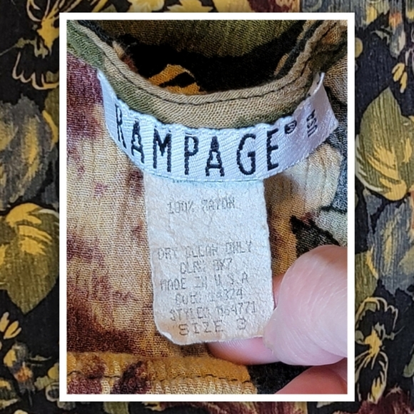 vintage 90s Rampage sleeveless floral print dress with buttons down side… - Picture 7 of 7